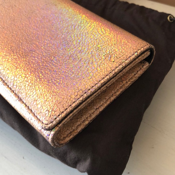 GUCCI CRACKLE CLUTCH - Picture 4 of 10